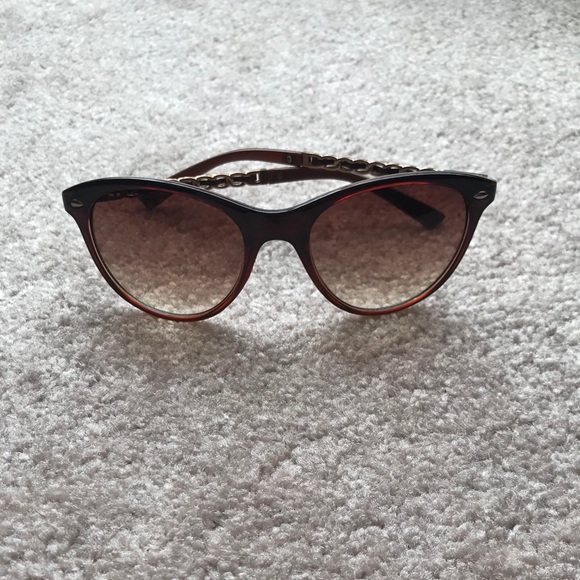 Liz Claiborne Accessories - ⭐️3 for$20⭐️Liz Clairborne brown sunglasses